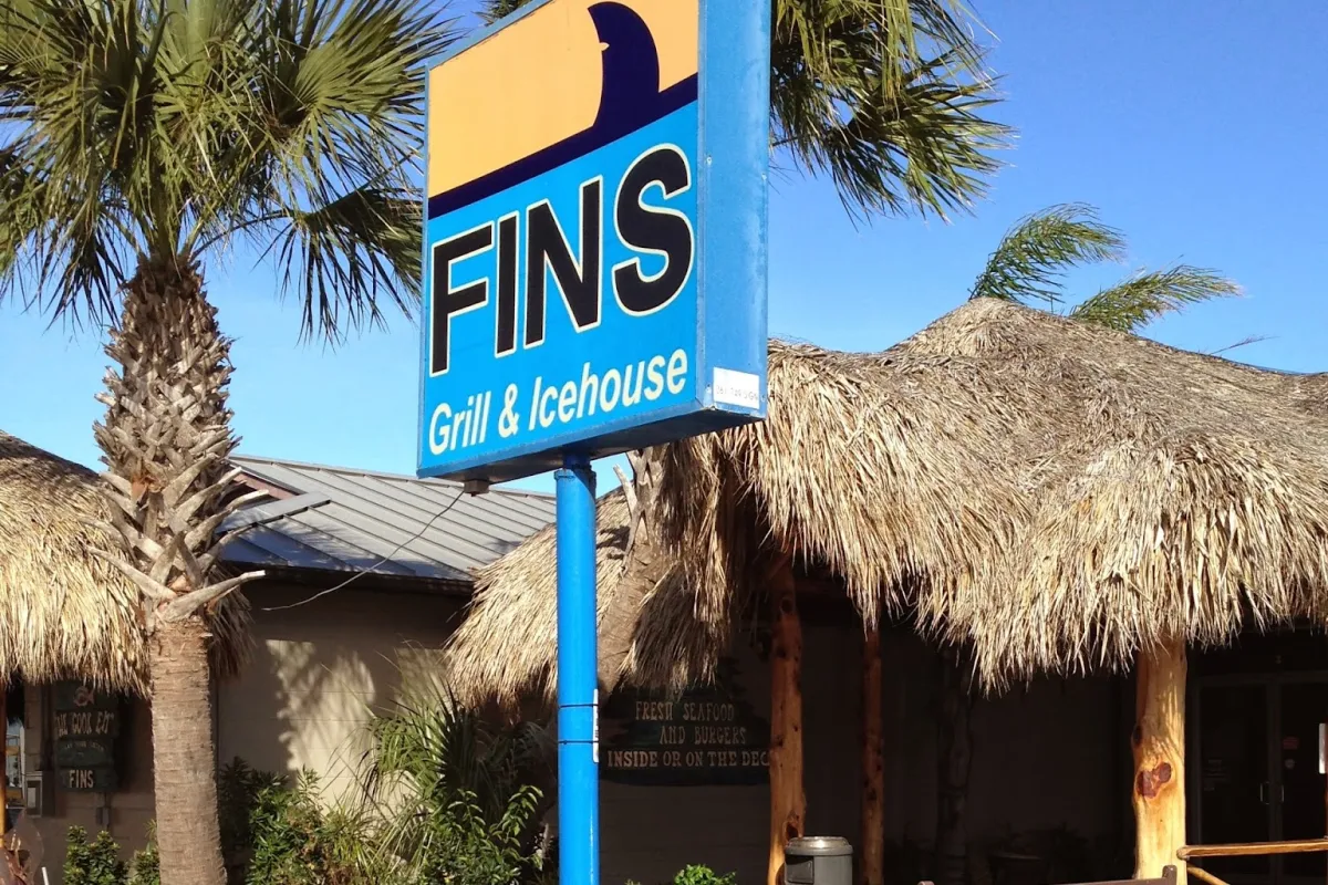 FINS Grill & Icehouse photo 1