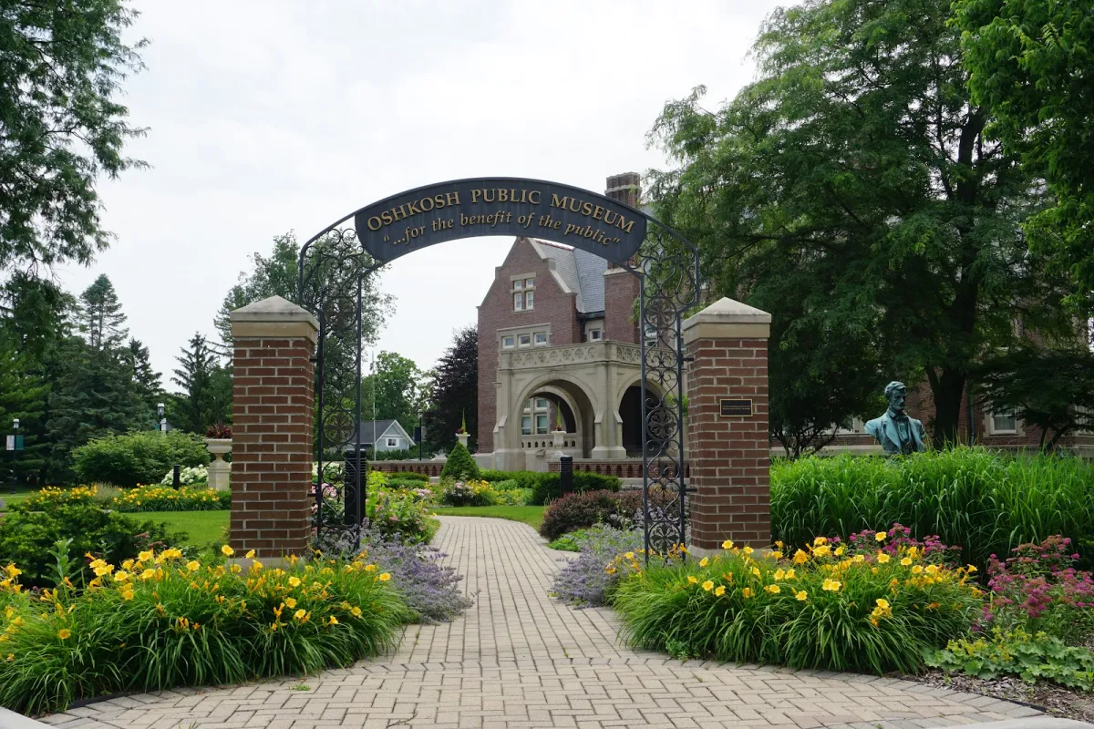 Oshkosh Public Museum photo 1