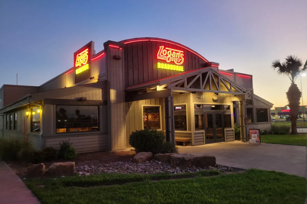 Logan's Roadhouse photo 1
