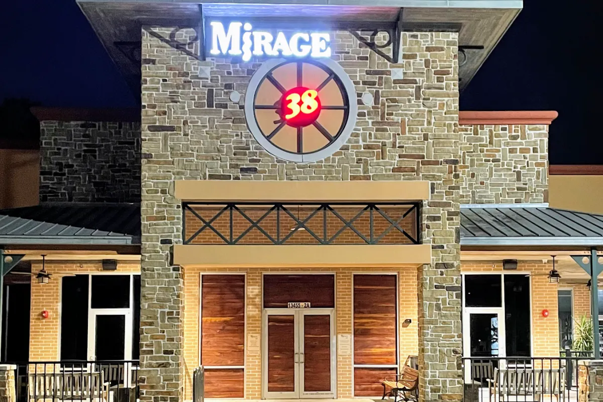 Mirage38 photo 1