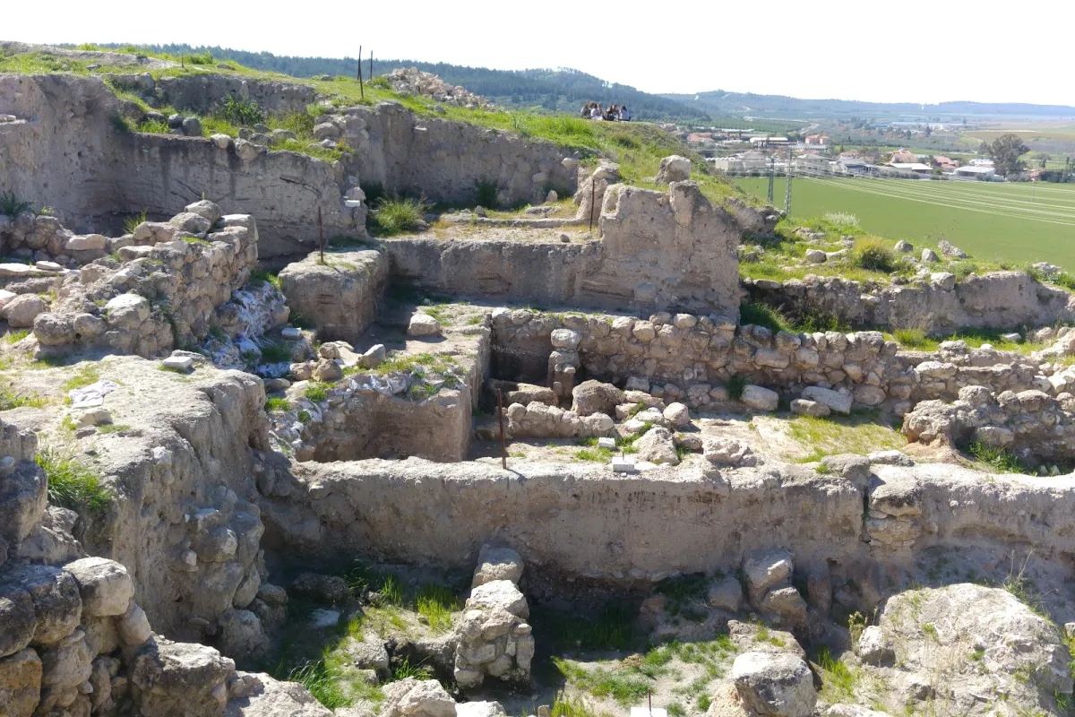 Tel Beit Shemesh photo 1