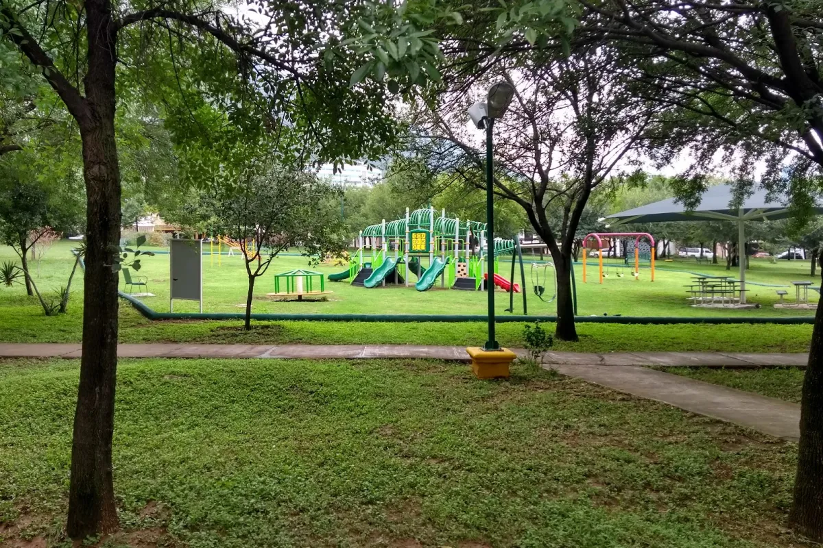 Las Dalias Park photo 1
