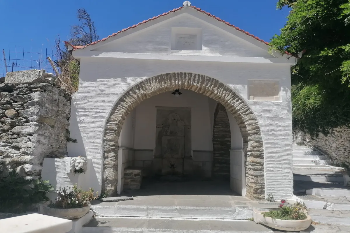 Πηγή Σάριζα photo 1