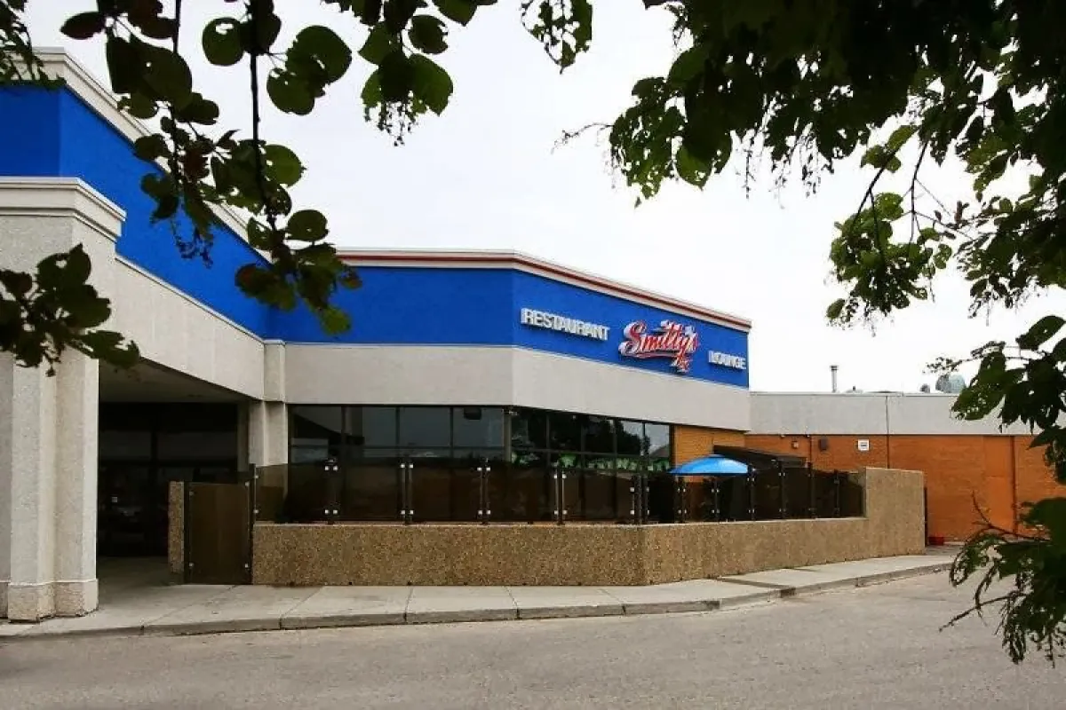 Smitty's Restaurant & Lounge - Winnipeg Garden City photo 1