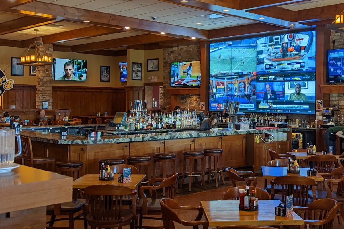 Oggie's Sports Bar & Grille photo 1