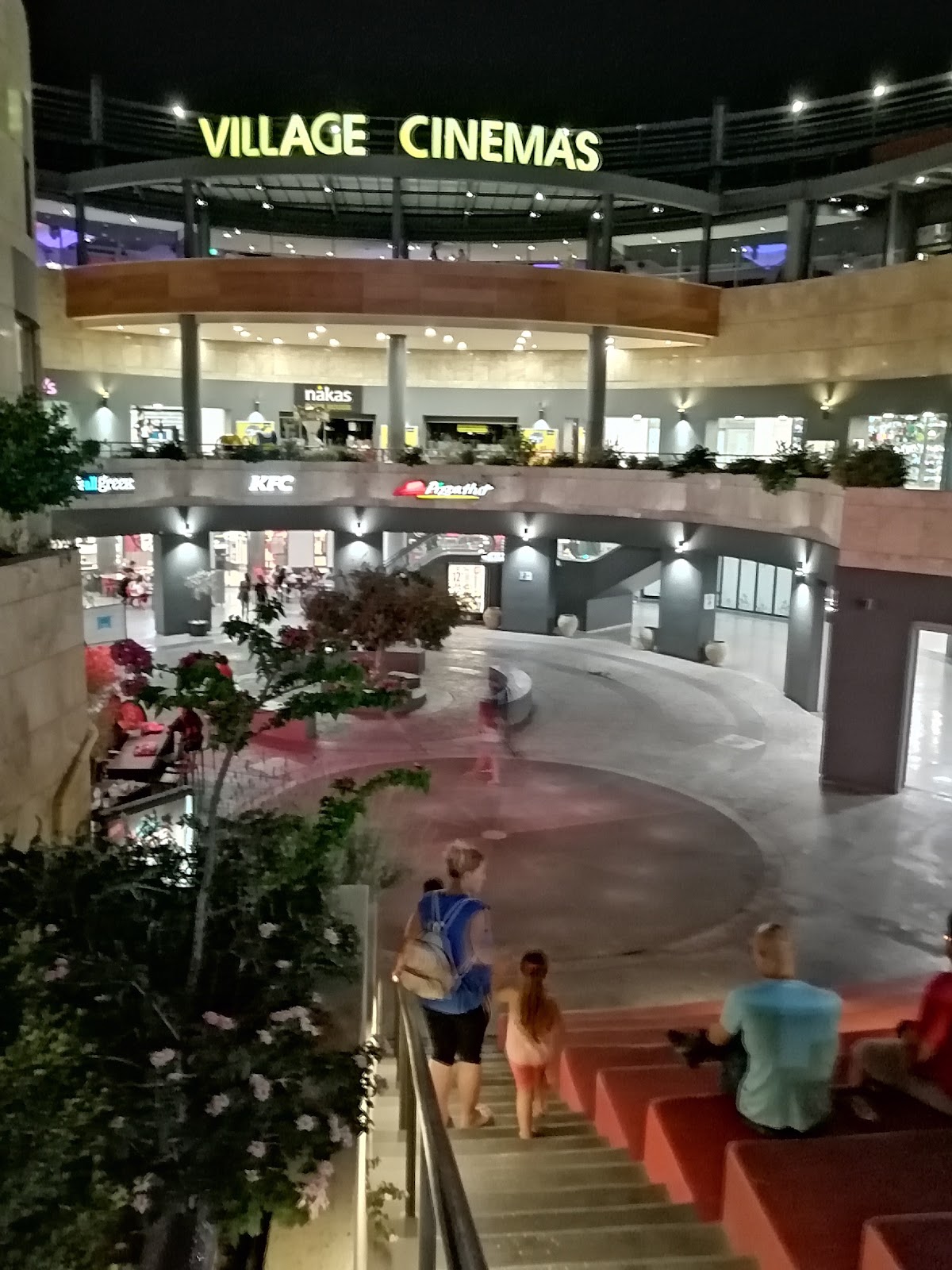 VILLAGE CINEMAS - RENTIS photo 10