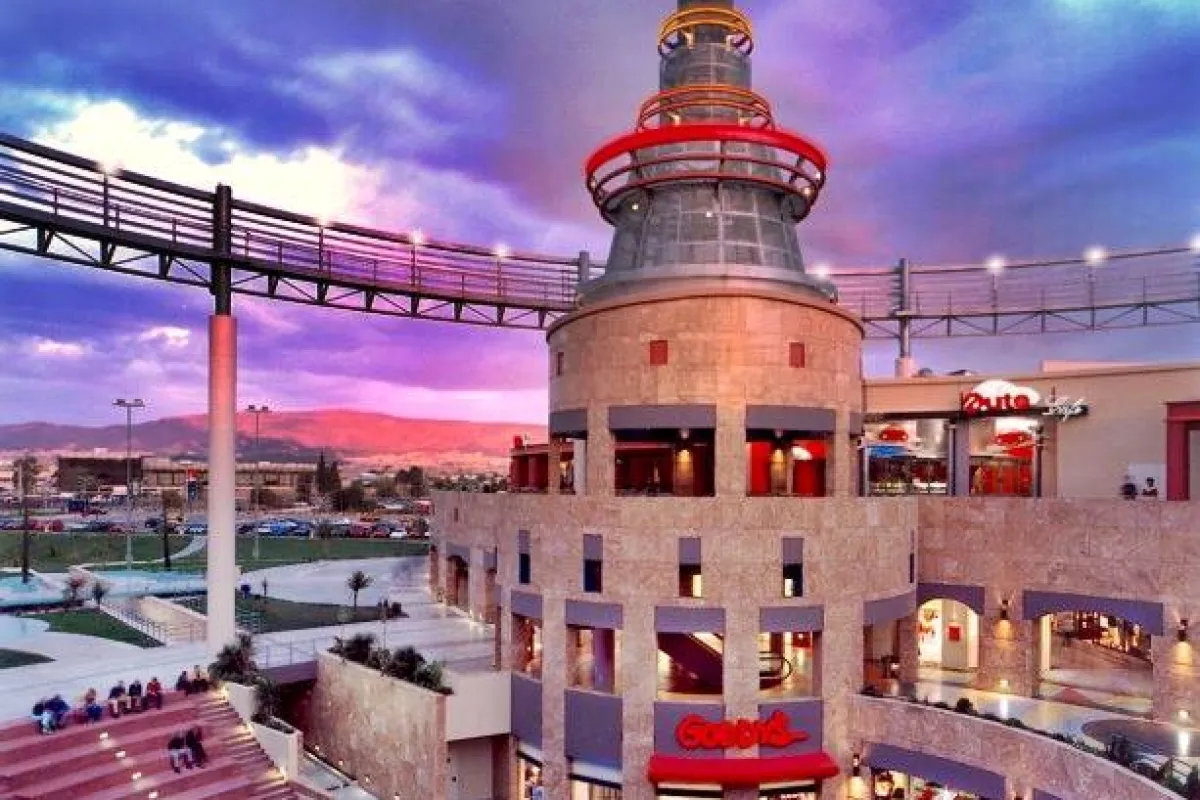 VILLAGE CINEMAS - RENTIS photo 1
