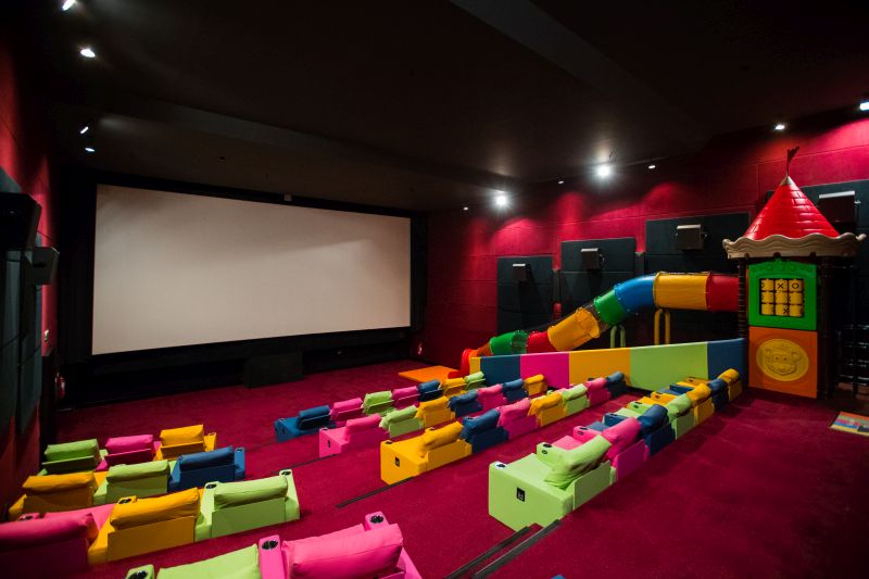VILLAGE CINEMAS - RENTIS photo 6