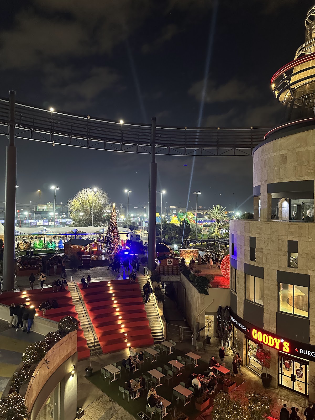 VILLAGE CINEMAS - RENTIS photo 8