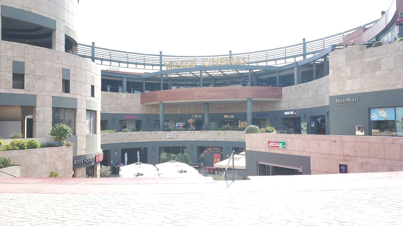 VILLAGE CINEMAS - RENTIS photo 3
