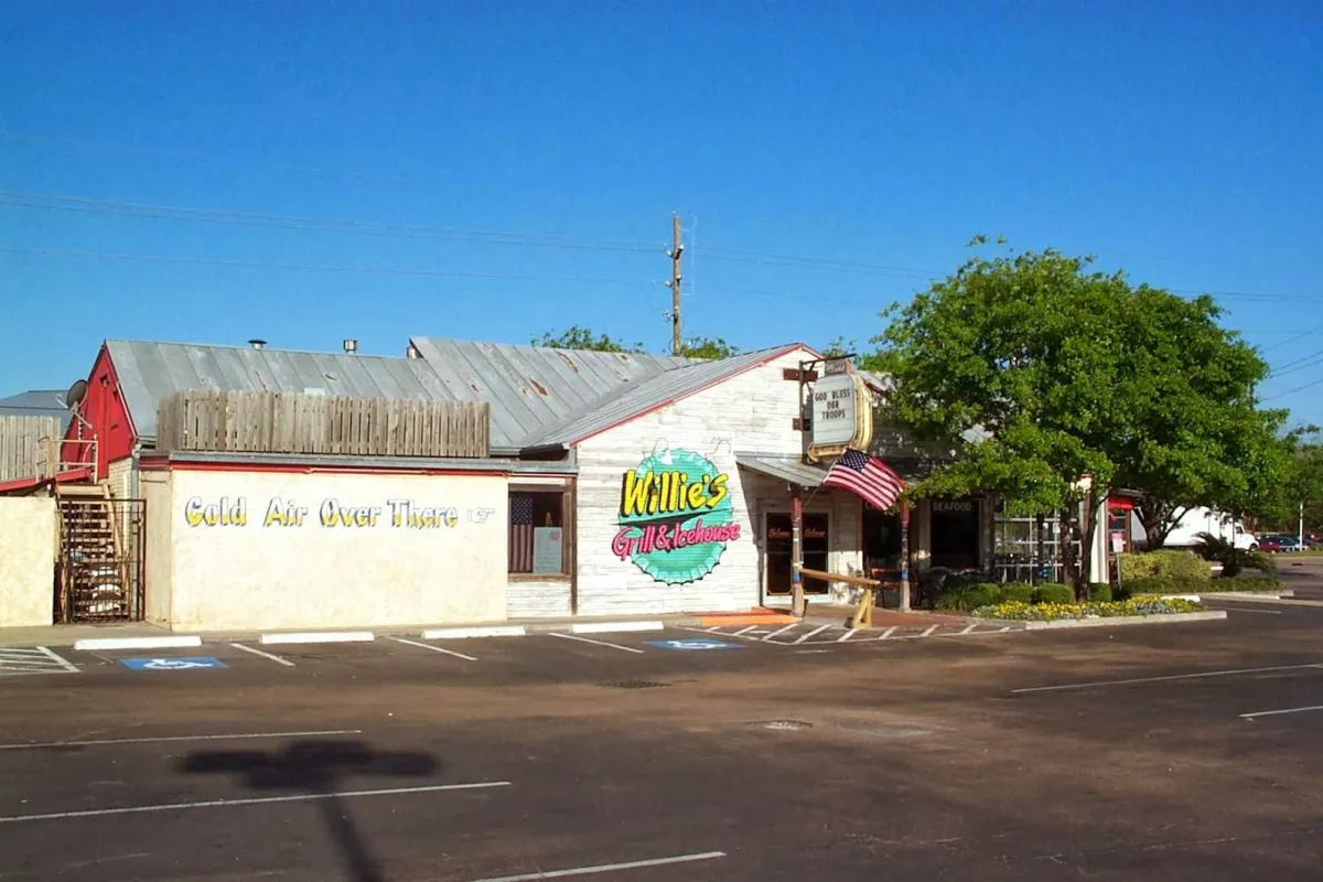 Willie's Grill & Icehouse photo 1