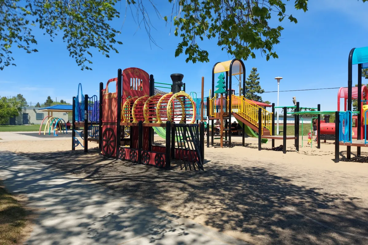 Hazeldean Park photo 1