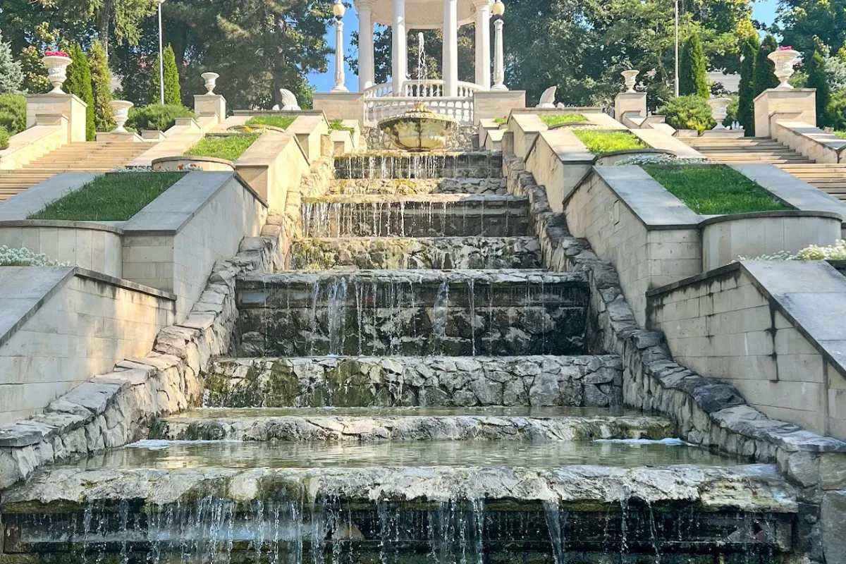 The Cascades Staircase photo 1