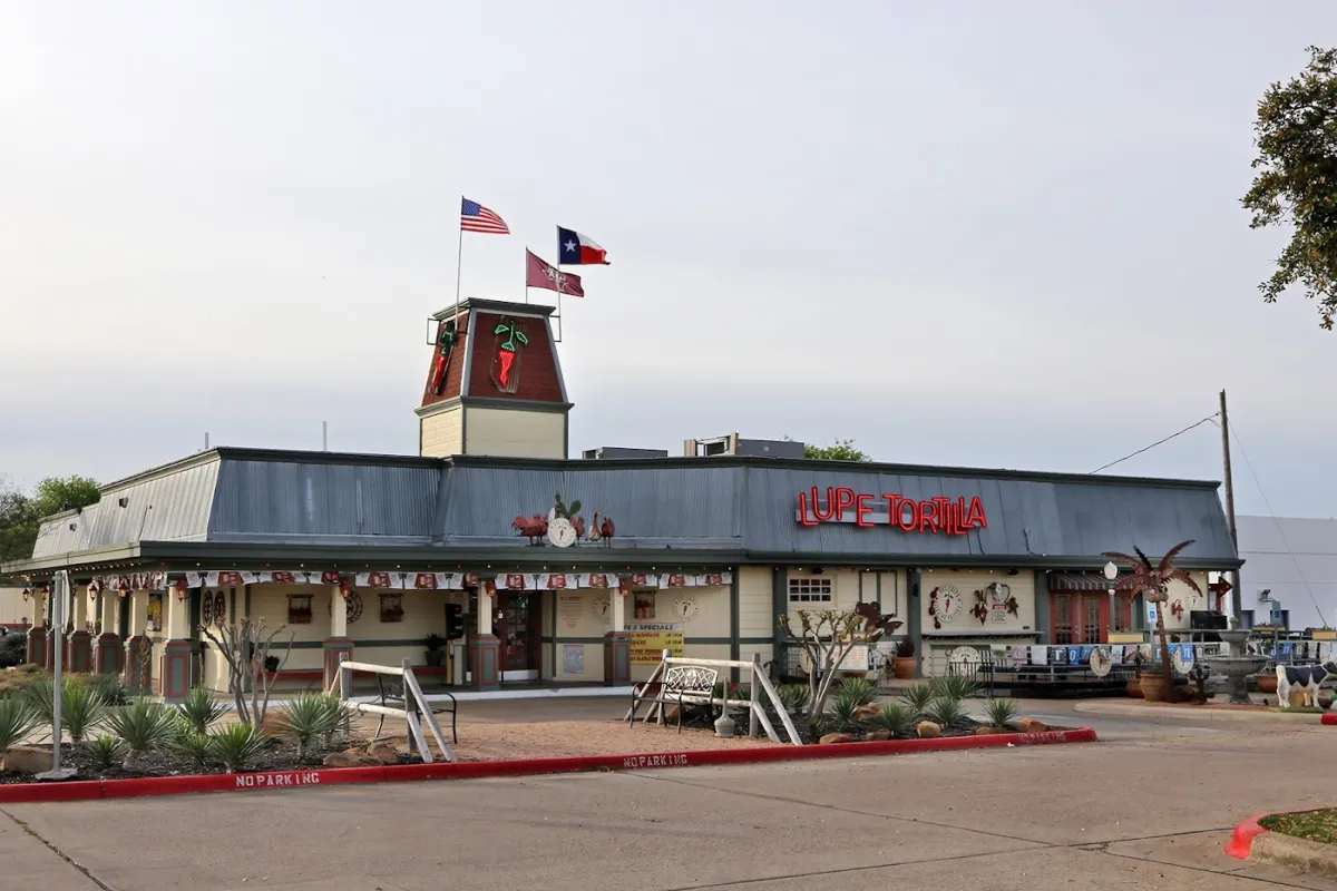 Lupe Tortilla Mexican Restaurant photo 1