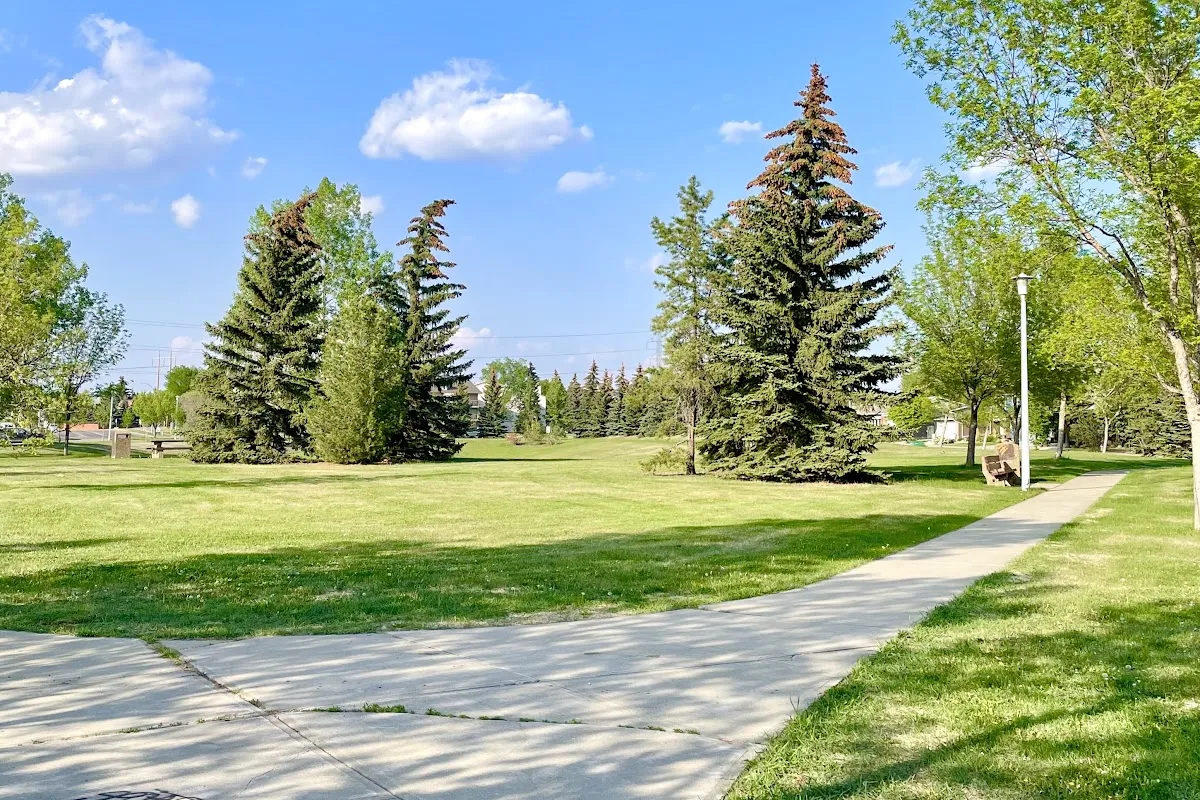 Ermineskin Park photo 1