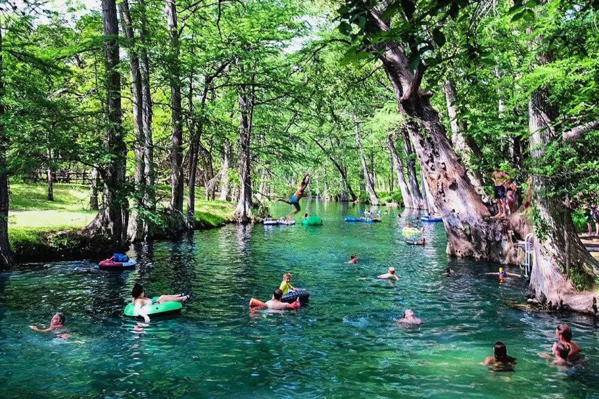 Blue Hole Regional Park photo 1