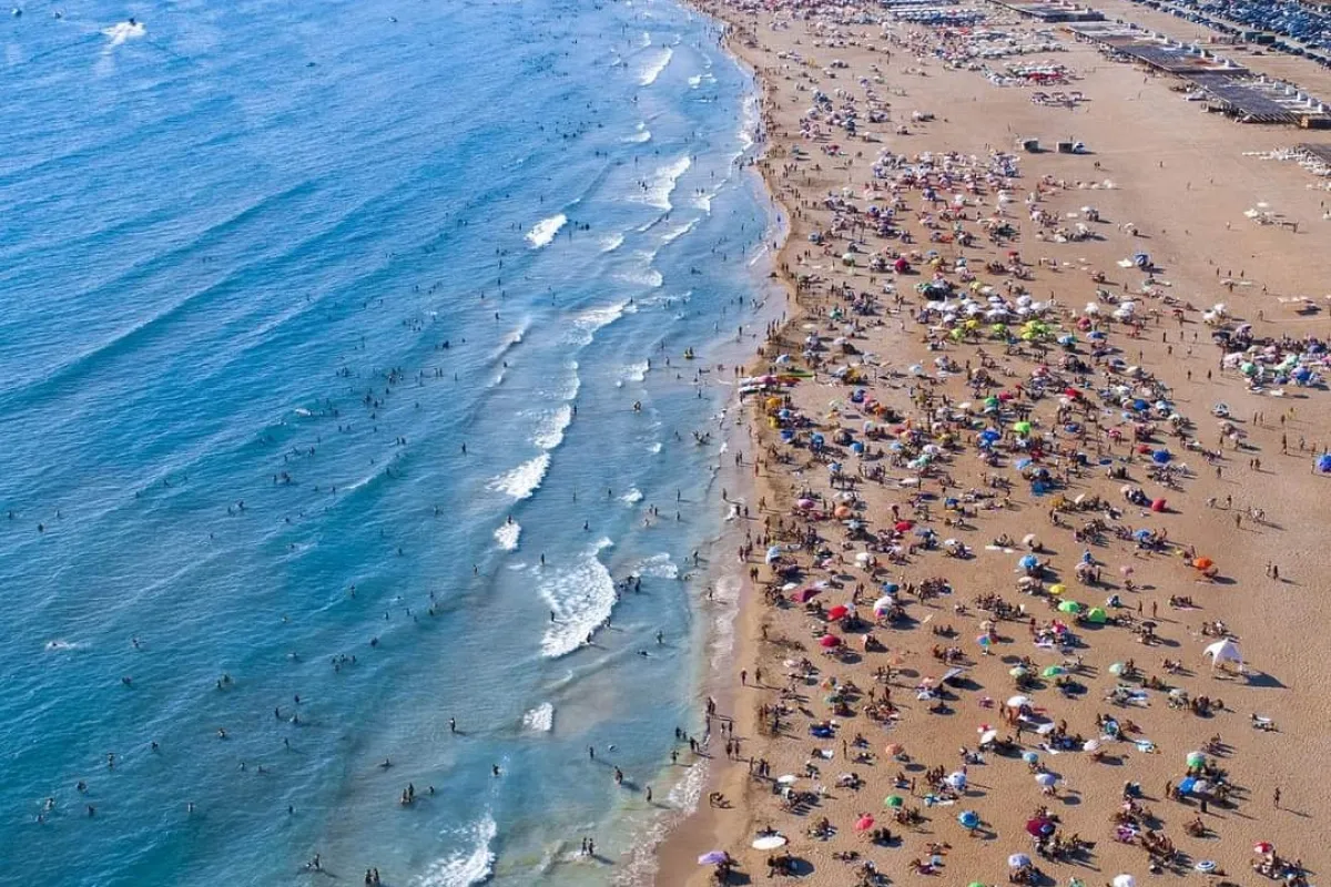 Tyre Beach photo 1
