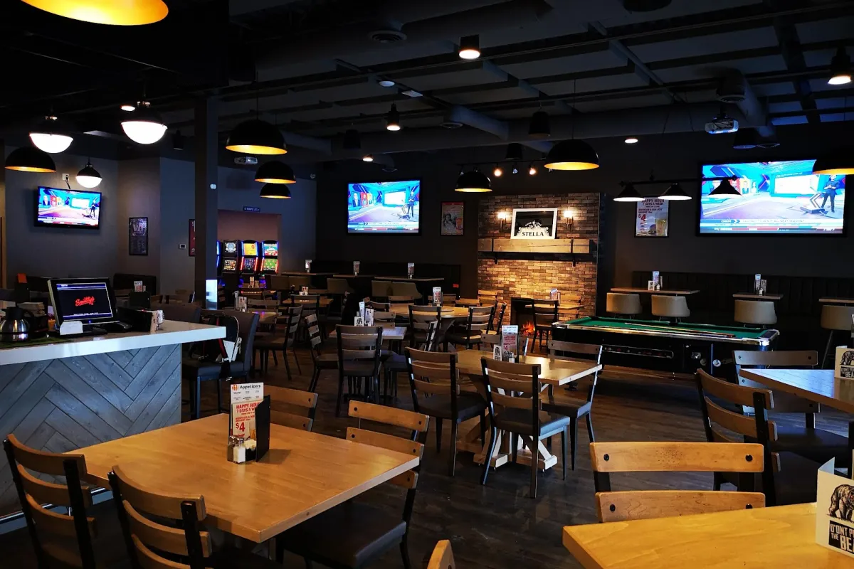 Smitty's Restaurant & Lounge - Winnipeg Henderson photo 1