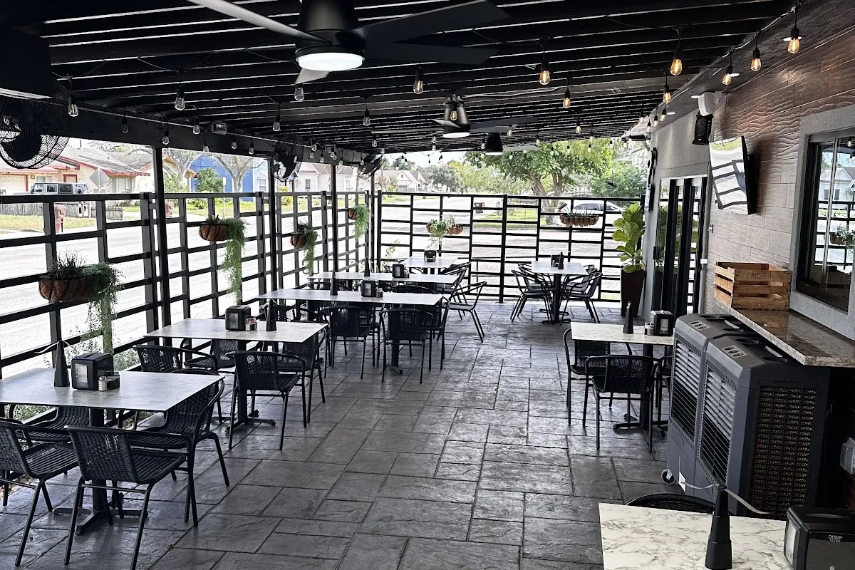 Young's Pizza & Bar photo 1