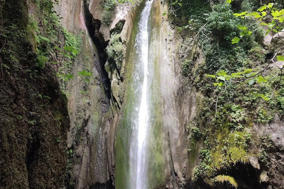 Peristeriona Waterfalls photo 1