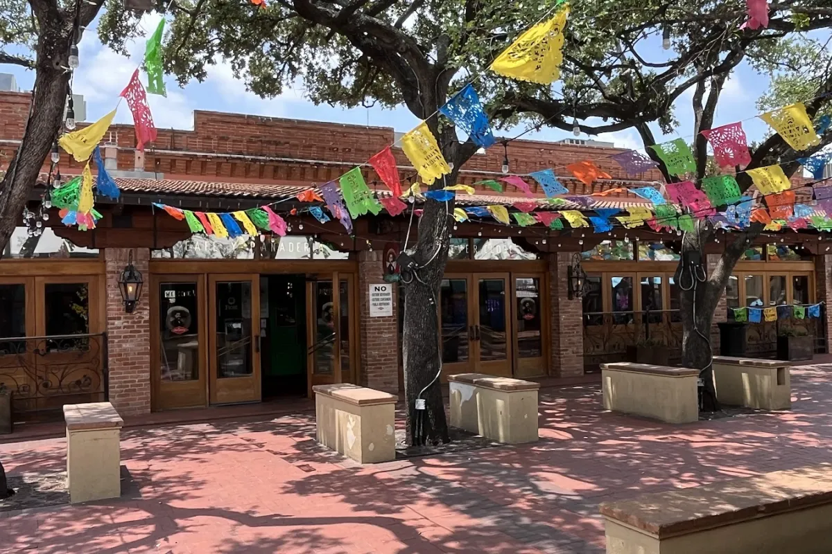 Mi Tierra Cafe y Panaderia photo 1