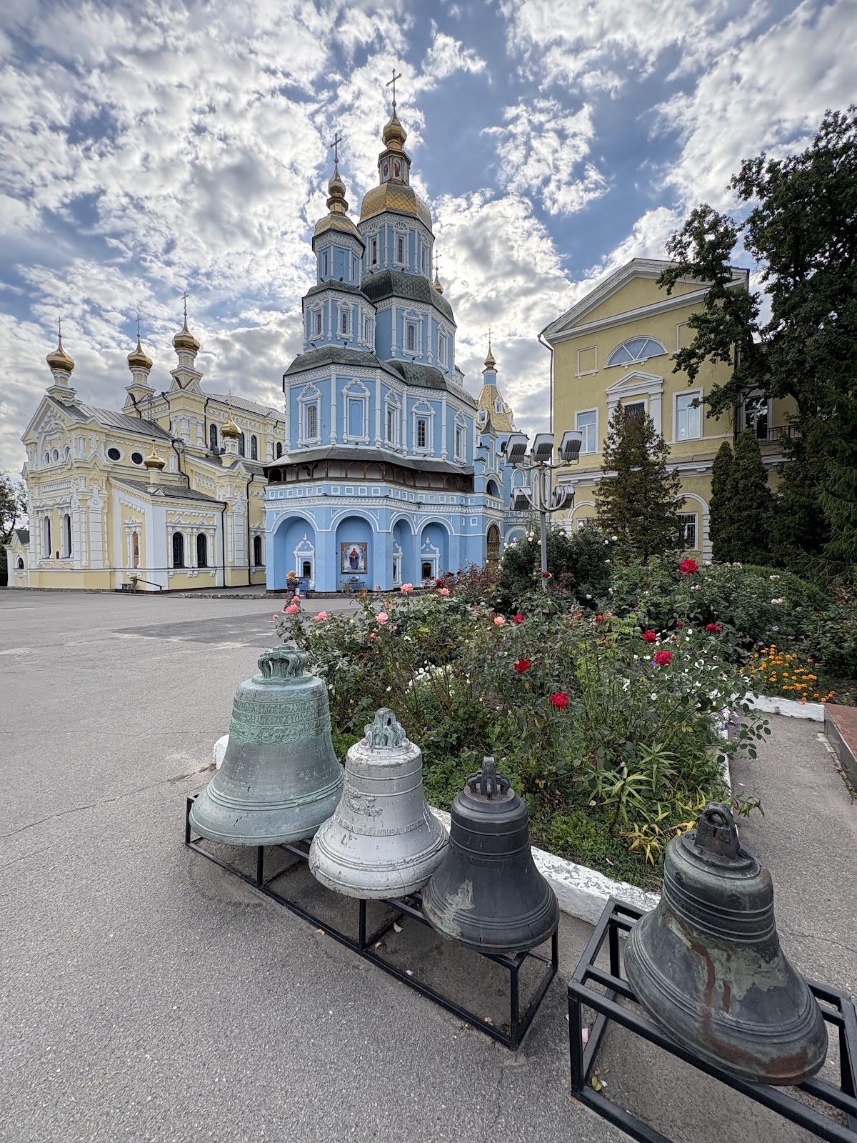 Svyato-Pokrovsʹkyy Cholovichyy Monastyr Rpts V Ukrayini photo 11