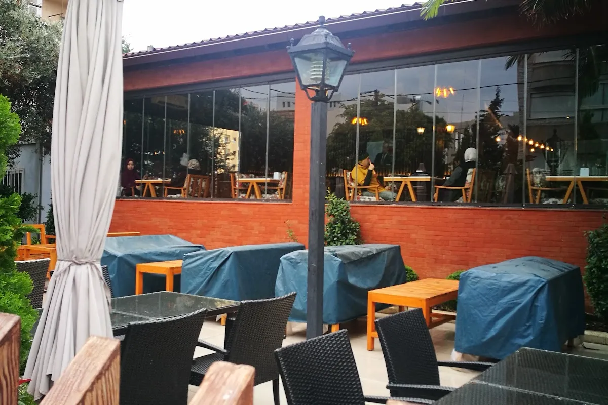 La Plaka photo 1