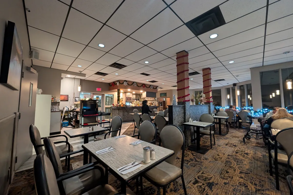 Water's Edge Restaurant and Lounge photo 1