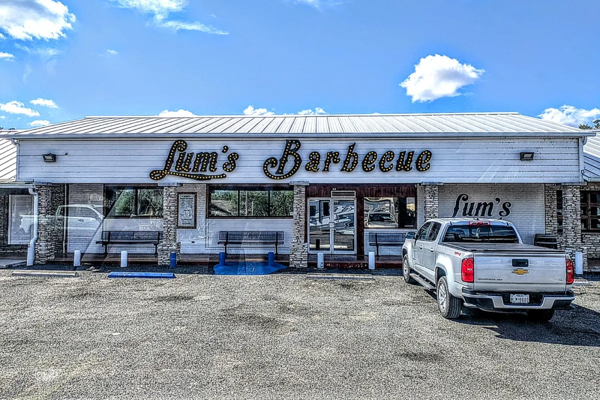 Lum's BBQ photo 1