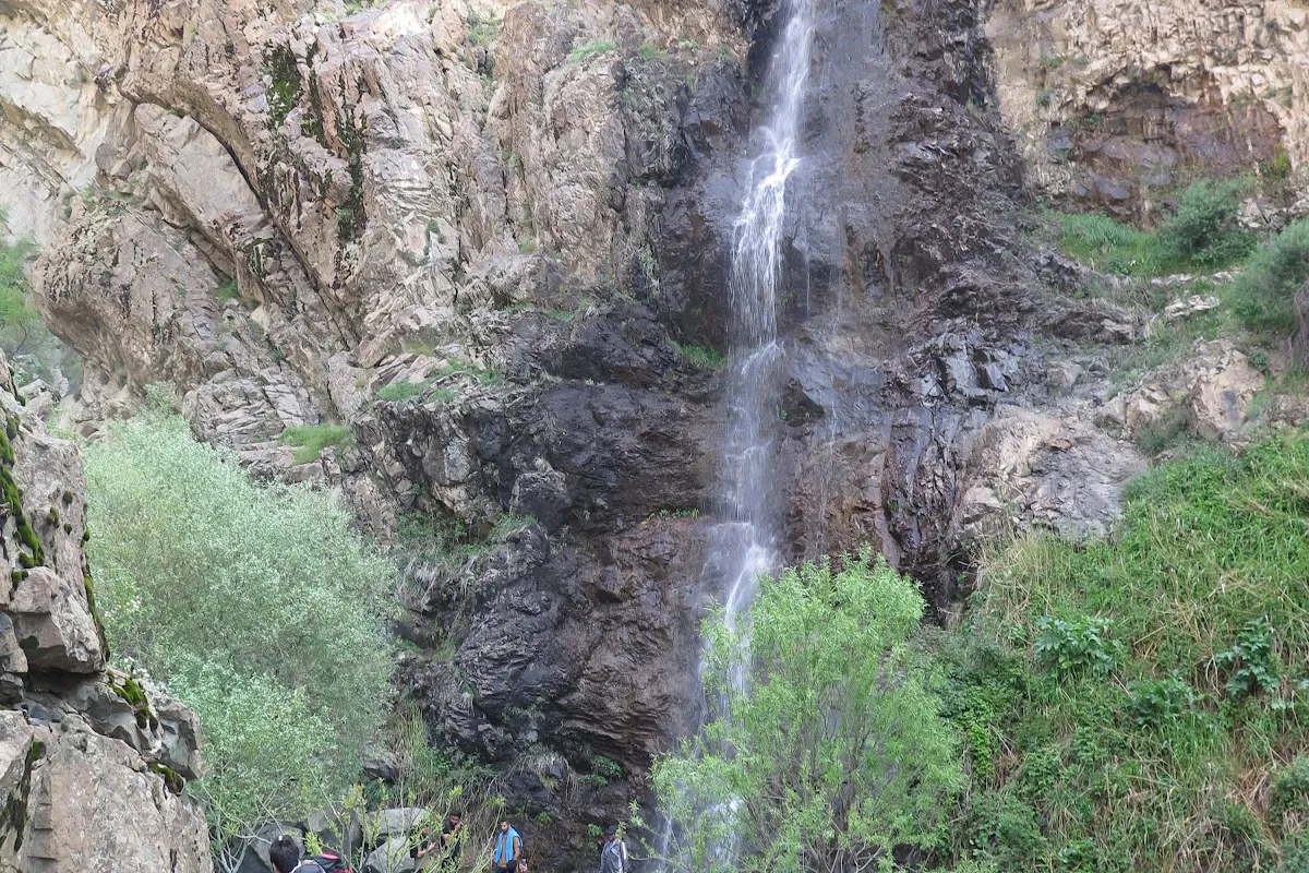 Chal Magas Waterfall photo 1
