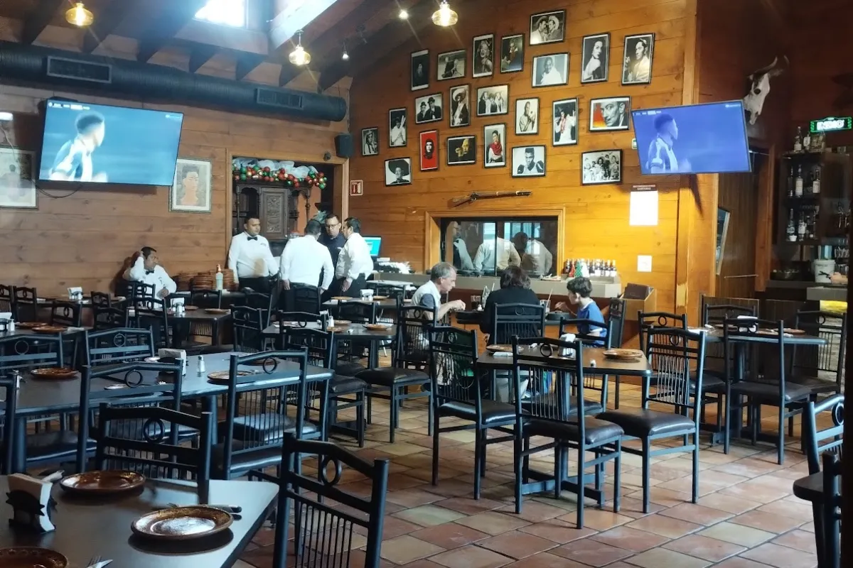 Los Legendarios Carnes al Carbón photo 1