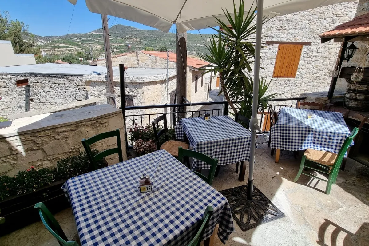 Makrinari Tavern photo 1