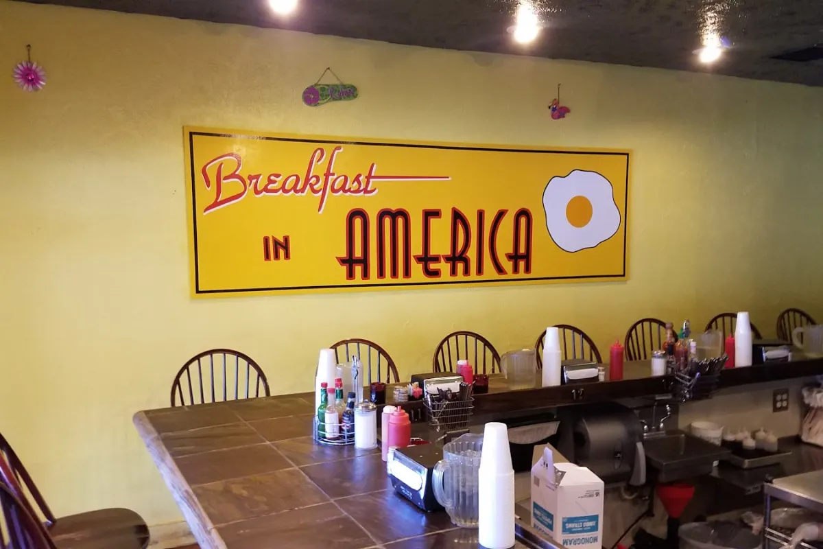 Breakfast in America photo 1