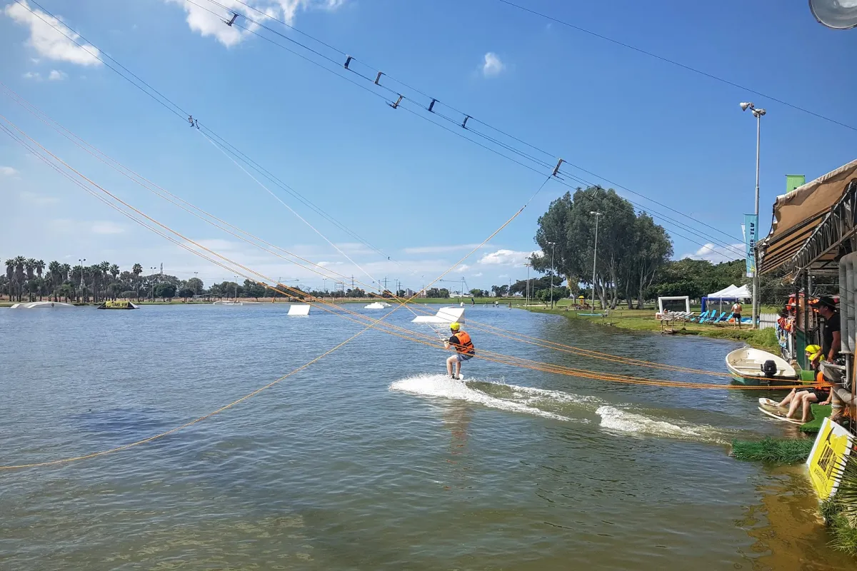 LAKE TLV המרכז לוויקבורד וסקי מים בכבלים, הזמנות בתיאום מראש! photo 1