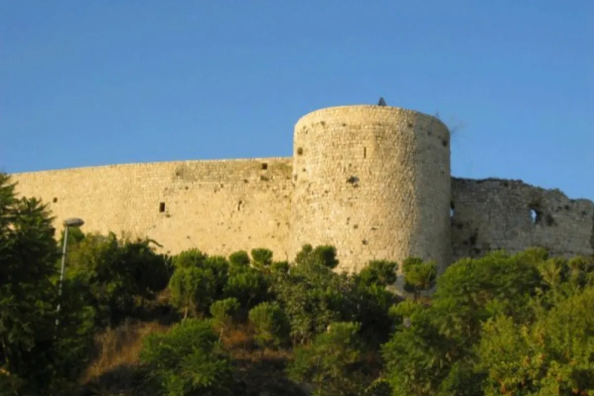 Tebnin Castle photo 1