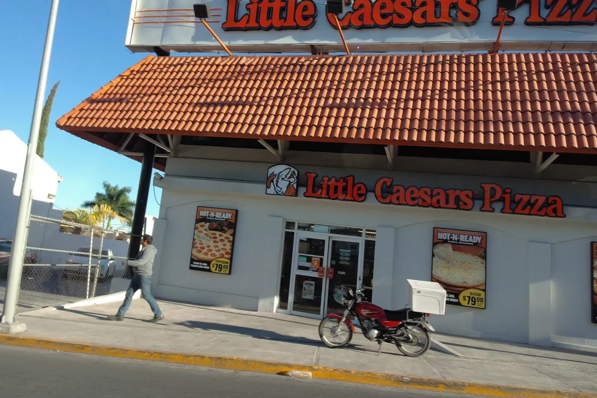 Little Caesars Cumbres photo 1