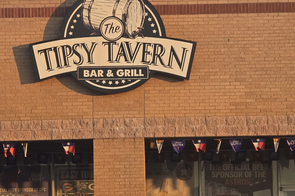 The Tipsy Tavern Bar & Grill photo 1
