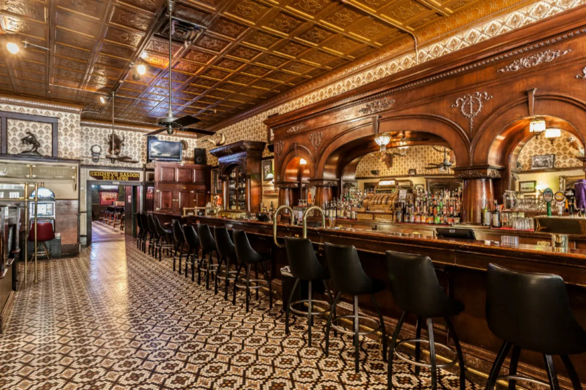 Montana Bar photo 1