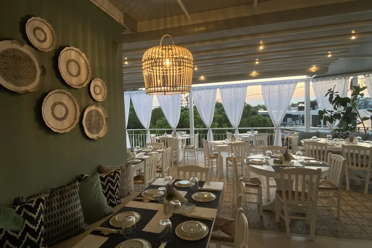 Louizidis Vouliagmeni photo 1
