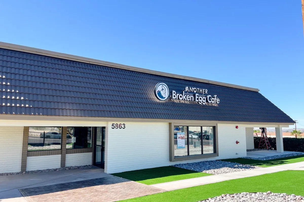 Another Broken Egg Cafe photo 1