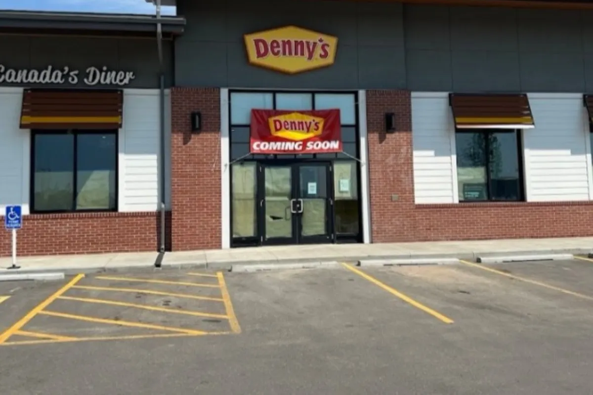 Denny's Restaurant Mahogany photo 1