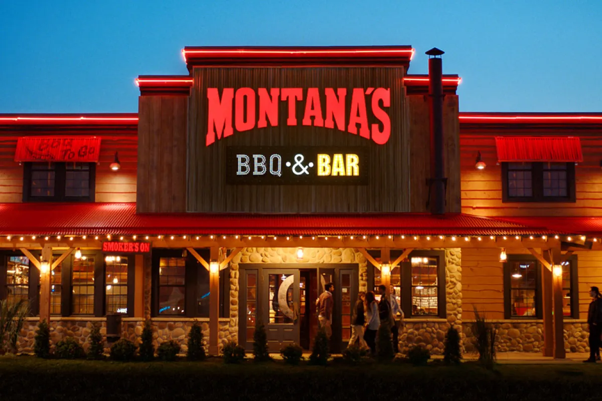 Montana’s BBQ & Bar photo 1