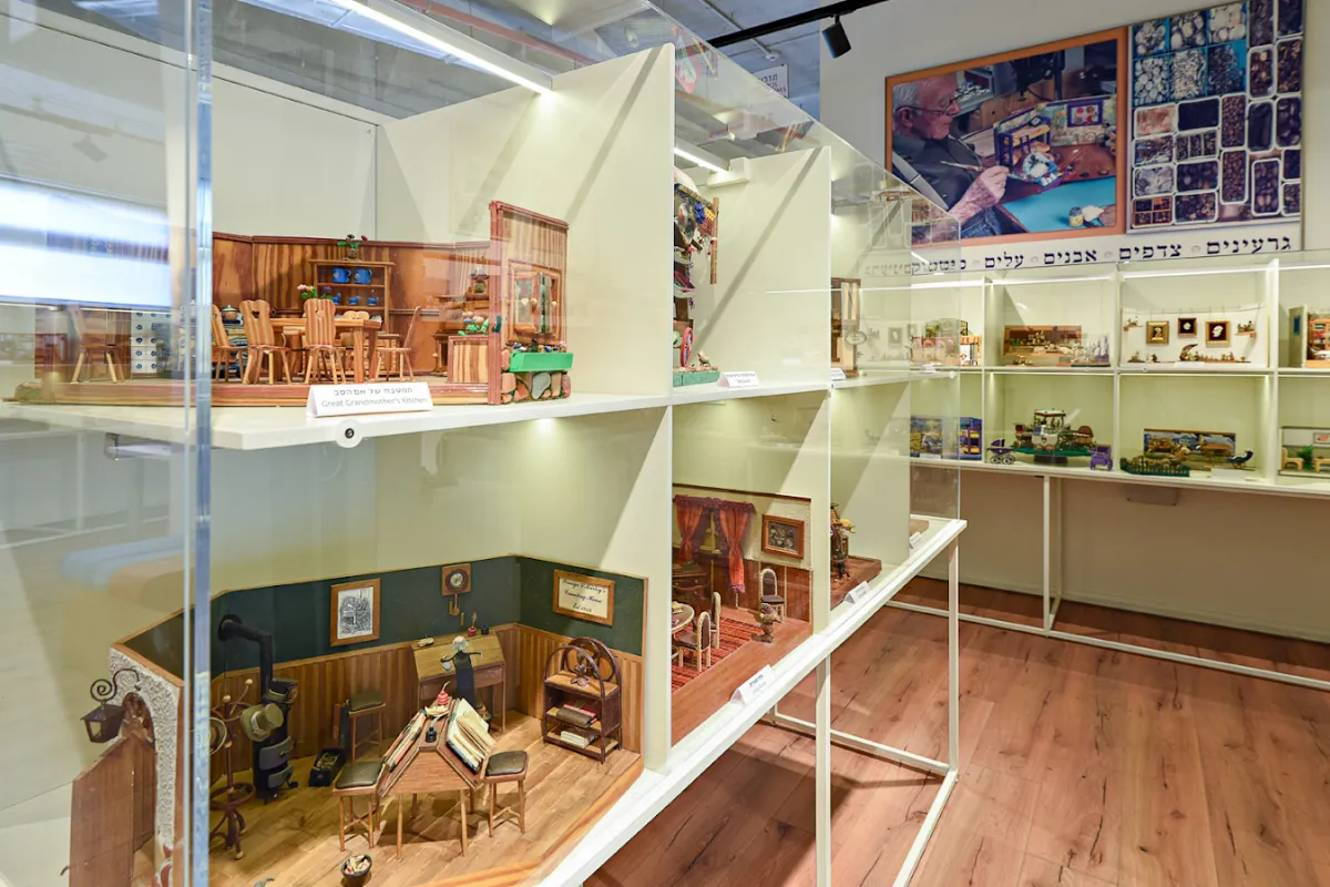 עולם קטן גדול, מוזיאון מיניאטורות miniatures museum photo 1