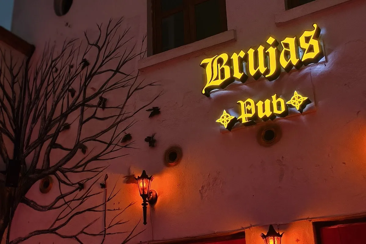Brujas Pub photo 1