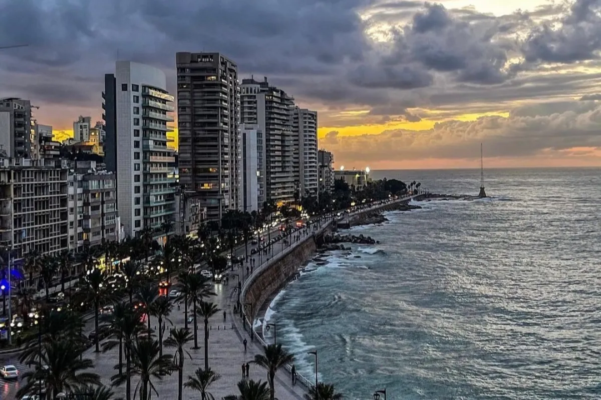 Corniche Ain Mreisse photo 1