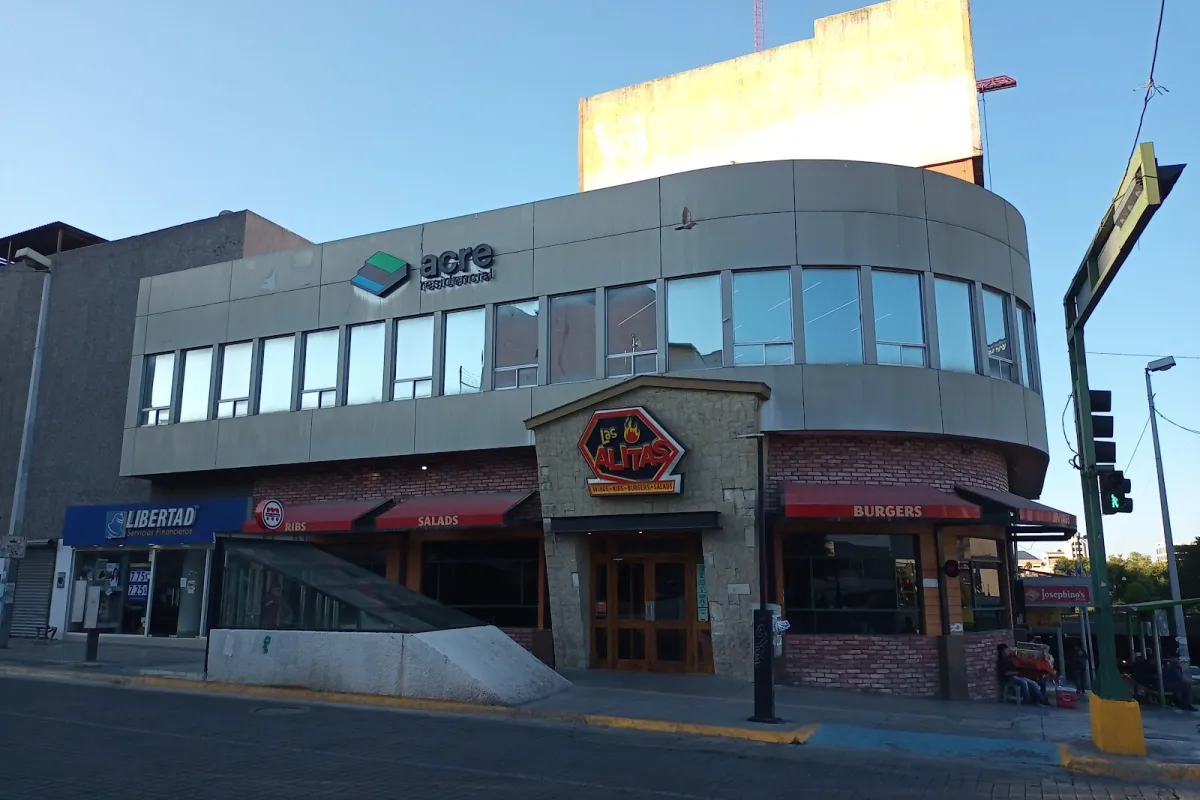 Las Alitas Centro photo 1