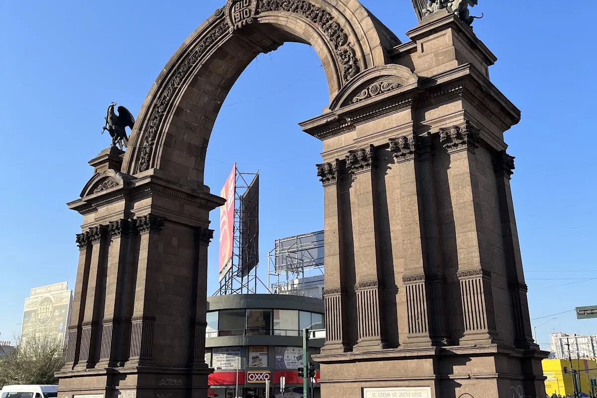 Arco de la Independencia photo 1