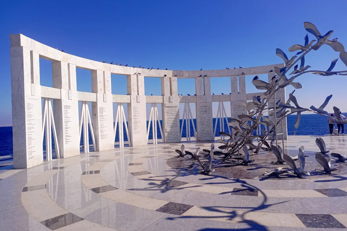 The monument in Sharm El Sheikh photo 1