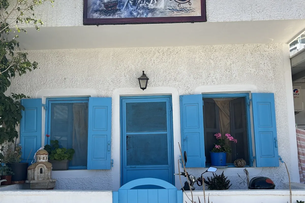 Captain's Corner Taverna photo 1
