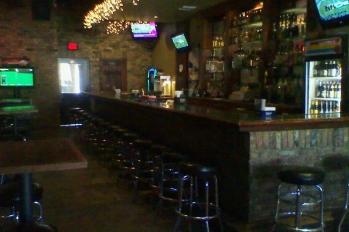 Nikki's Irish Pub photo 1